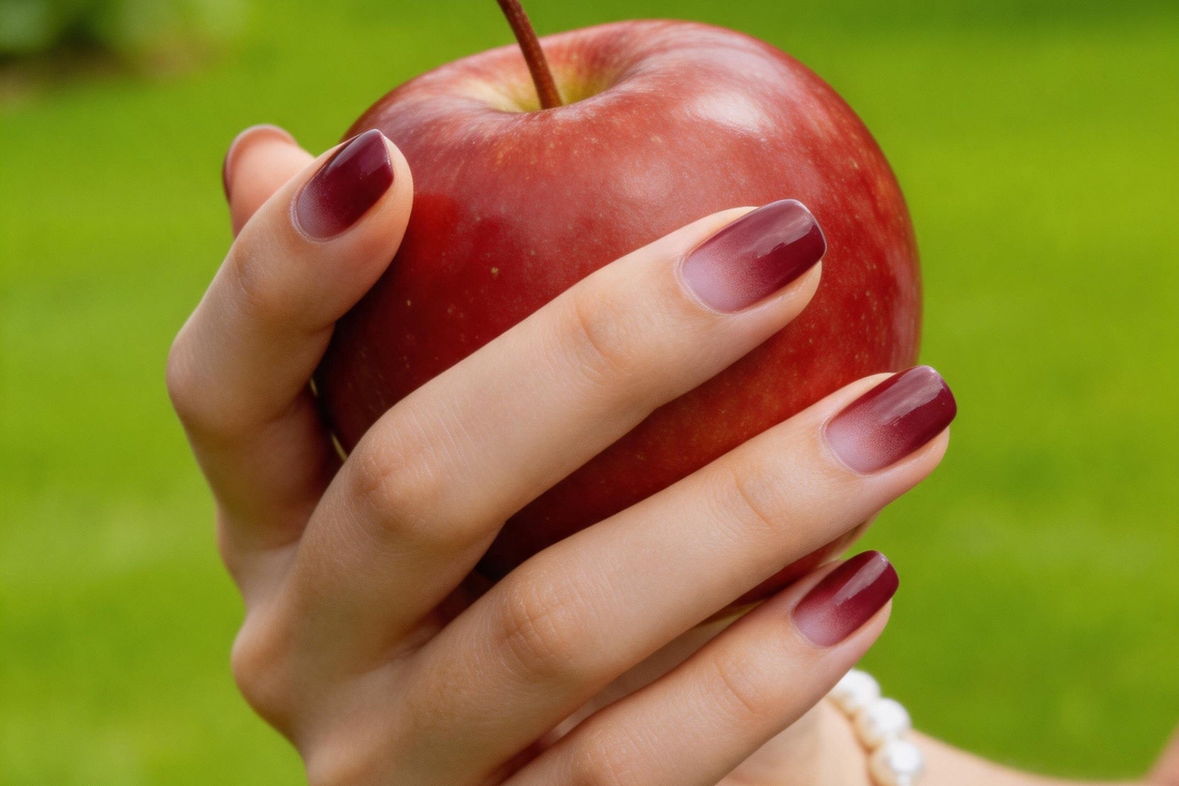 Beginner-Friendly, No-Cure Gel Nail Stickers: Salon Nails with Zero Skills Required